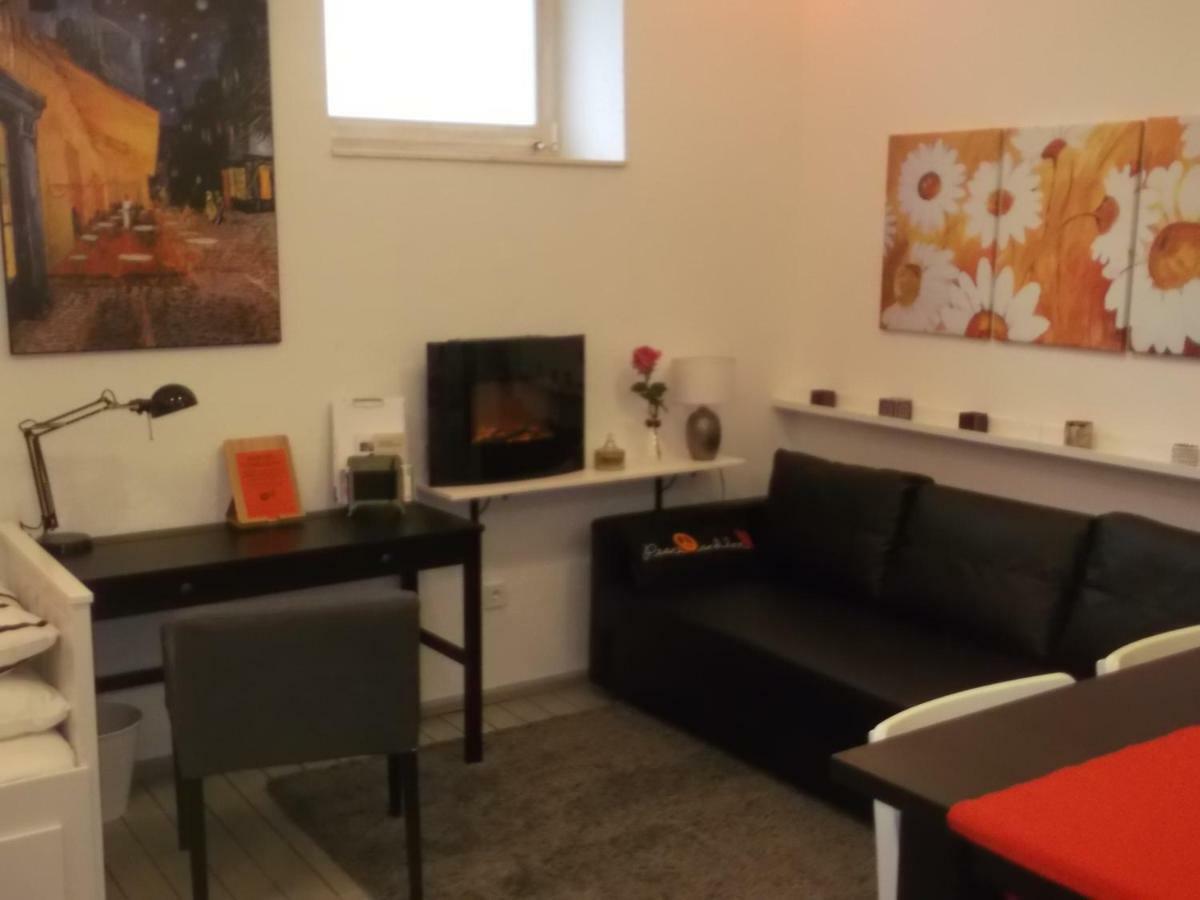 Belvarosi Apartmanszallo - Kiskunfélegyháza Eksteriør bilde